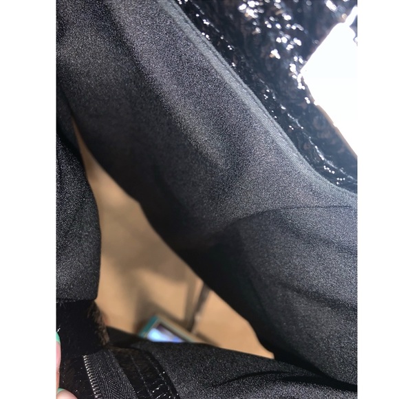 Avantlook textured mini skirt in black—NWT - Picture 14 of 15